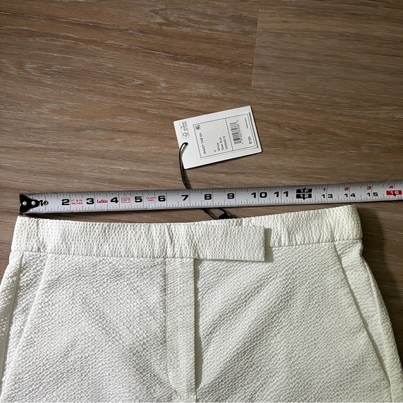 Theory Waist Tab White Seersucker Shorts size 0 xs - Picture 11 of 12